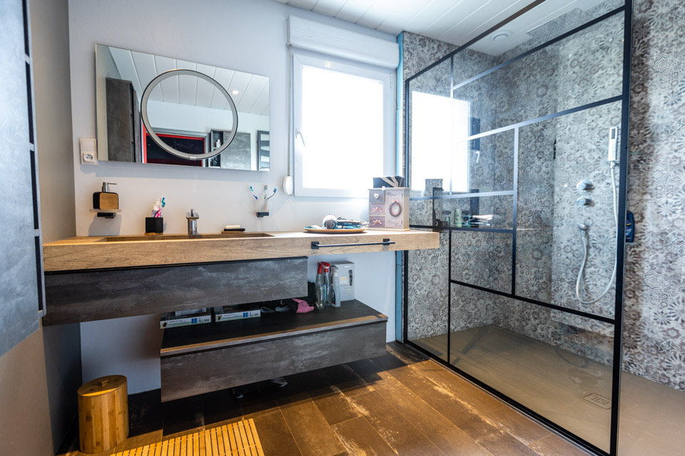 transformez votre salle de bain avec nos conseils et astuces de rénovation pour un espace moderne et fonctionnel.