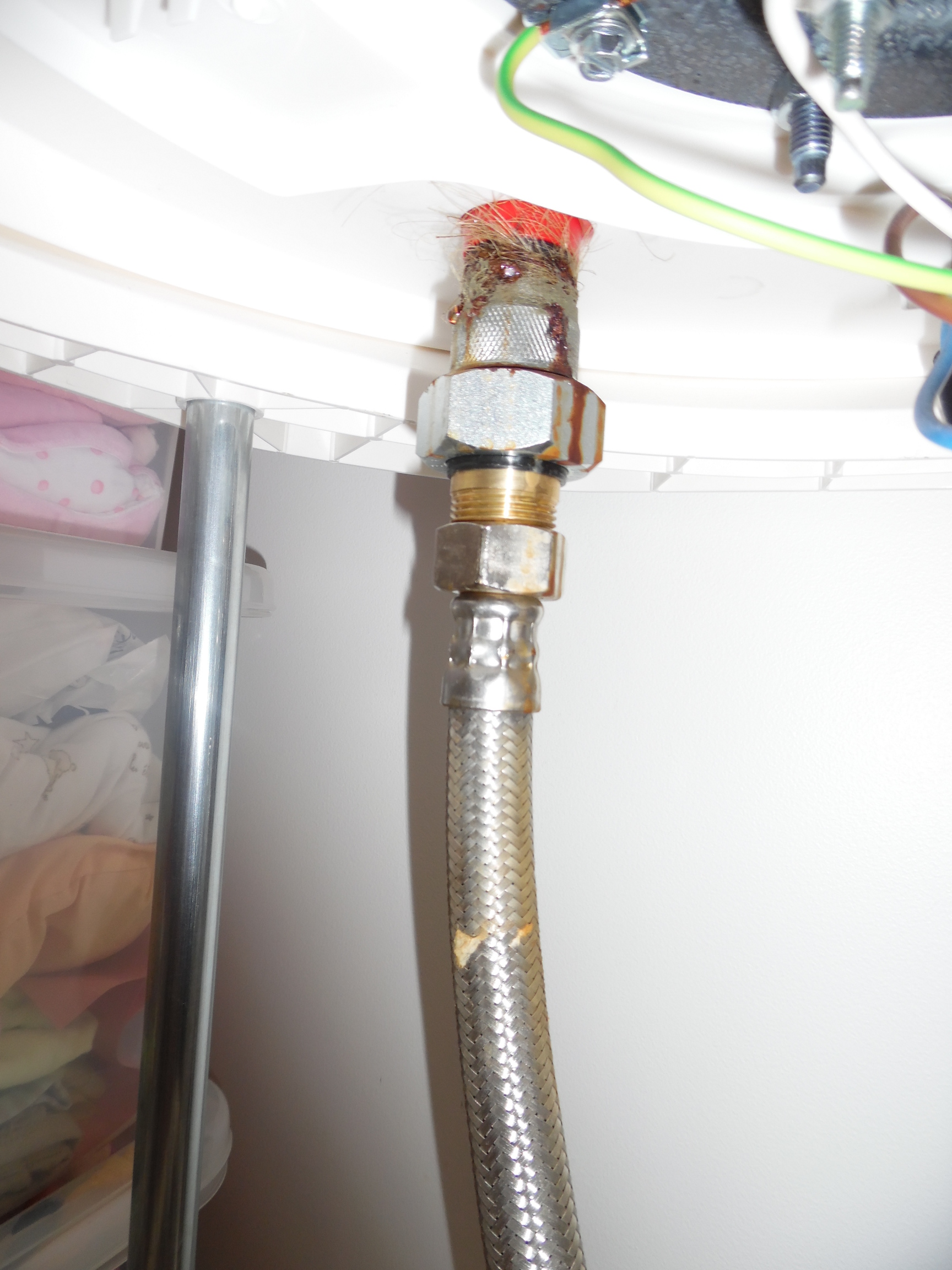 découvrez comment réparer efficacement une fuite de ballon d’eau chaude pour éviter le gaspillage d’eau et préserver votre installation.