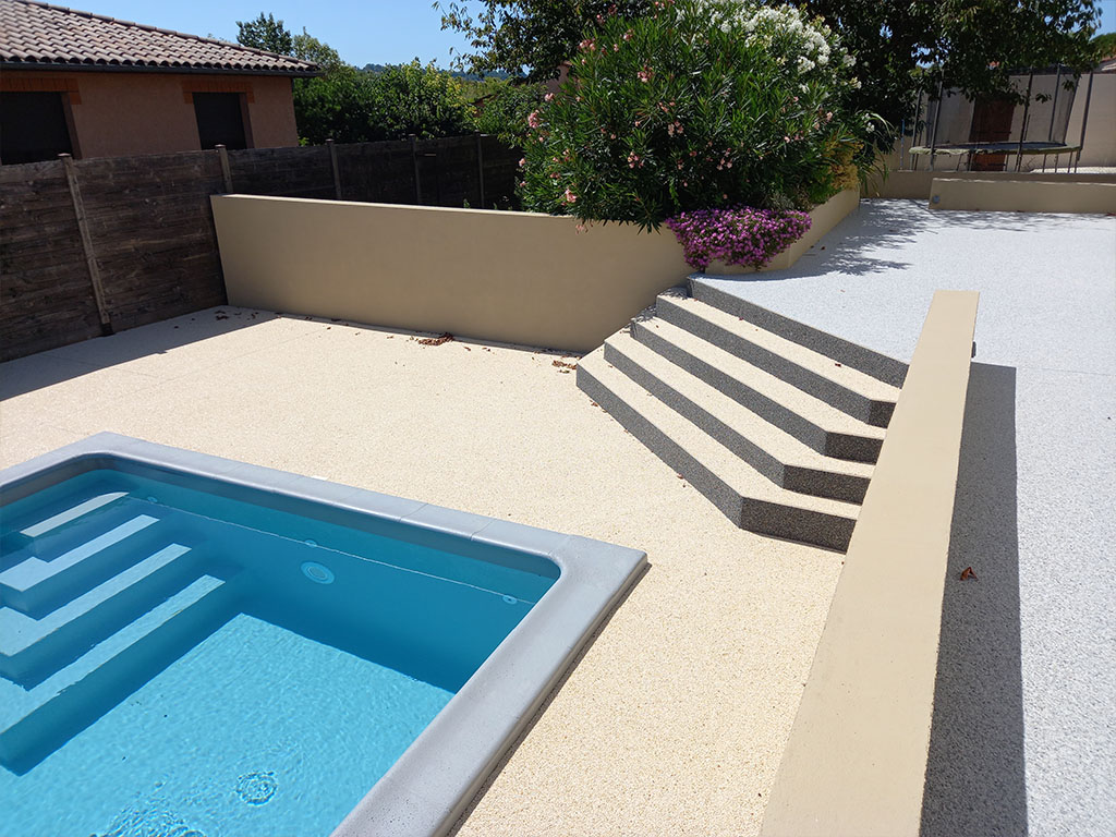 découvrez comment la résine transforme votre terrasse en un espace moderne, esthétique et durable, alliant résistance et facilité d'entretien pour un extérieur élégant toute l'année.