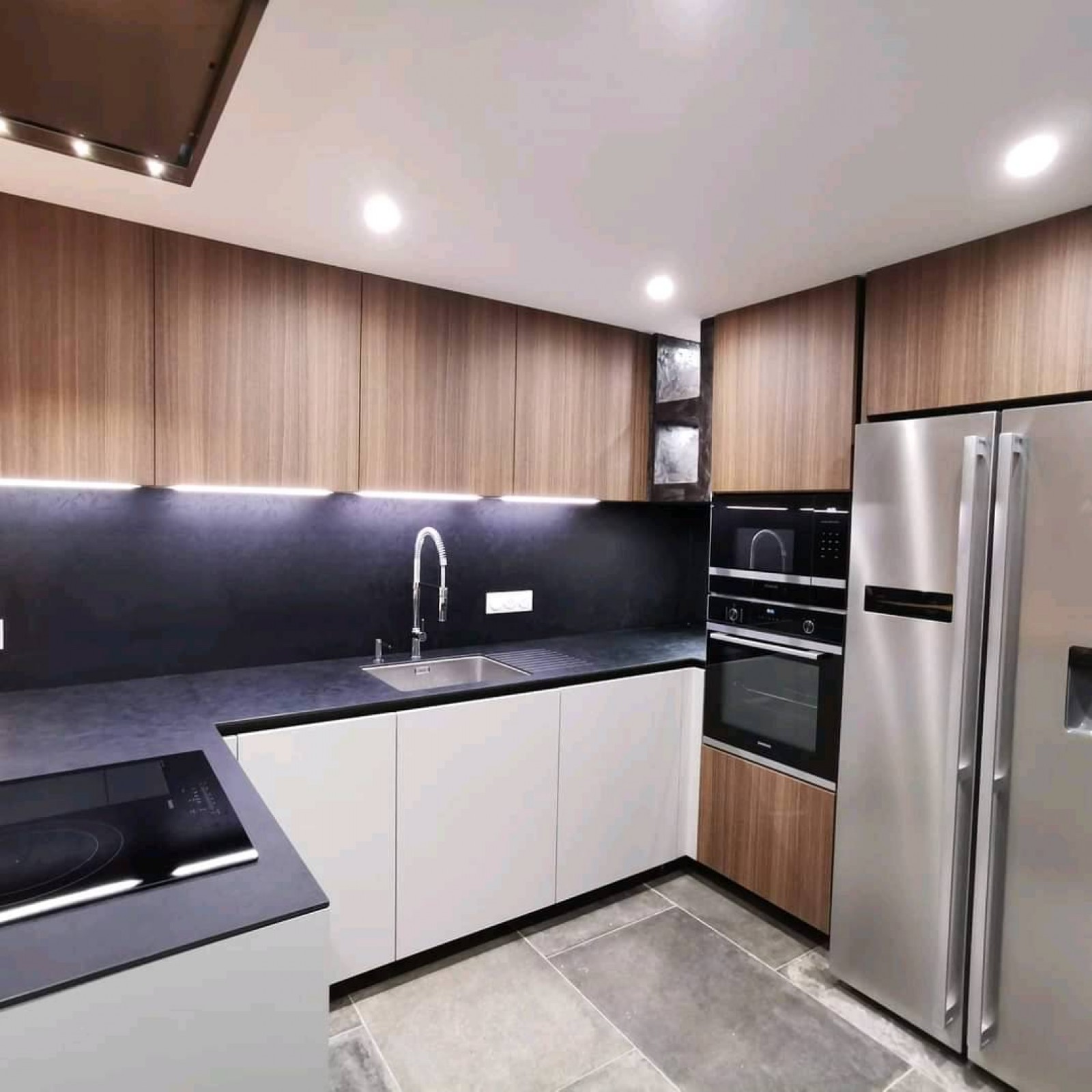 découvrez nos conseils essentiels pour réussir la rénovation de votre cuisine moderne, alliant design, fonctionnalité et modernité.