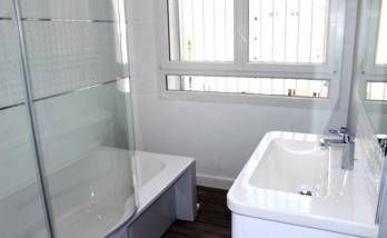 découvrez nos conseils et astuces pour réussir la rénovation de votre salle de bains à noisy-sur-oise. qualité, design et confort garantis pour un espace moderne et fonctionnel.