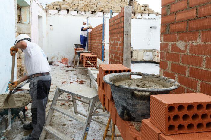 découvrez le rôle essentiel et les spécificités d’un mur porteur en rénovation, pour assurer la stabilité et la sécurité de votre bâtiment lors de vos travaux.