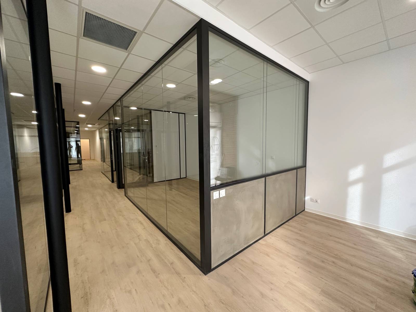 découvrez notre spécialiste en aménagement intérieur à marseille, offrant des solutions sur-mesure pour optimiser et sublimer vos espaces de vie et de travail.