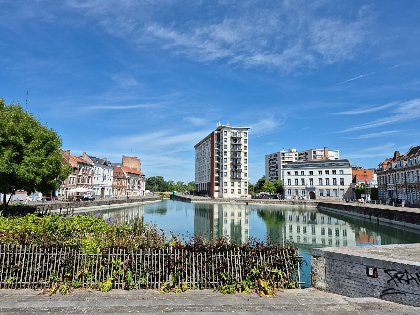 découvrez les opportunités d'investissement immobilier confidentielles au square de port royal, un emplacement privilégié pour valoriser votre patrimoine.