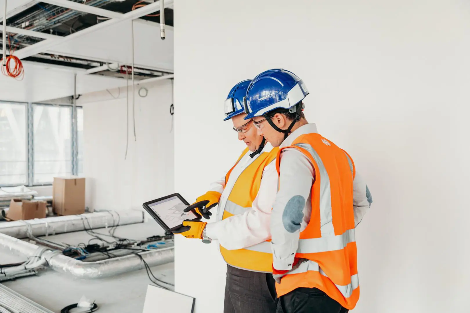 découvrez nos conseils et méthodes efficaces pour un suivi travaux réussi, garantissant qualité, respect des délais et maîtrise des coûts.