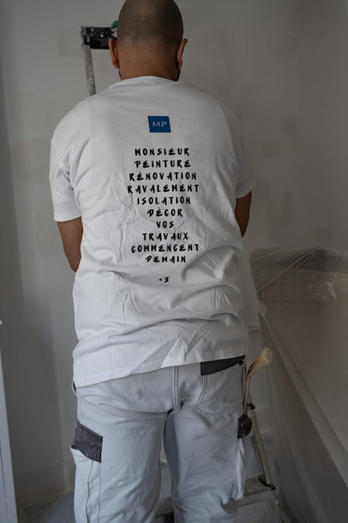 découvrez nos tarifs compétitifs pour la peinture au mètre carré, adaptés à tous vos projets de rénovation et décoration intérieure.