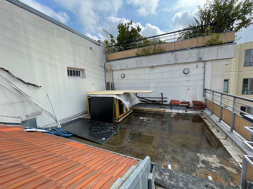 découvrez comment un toit d’immeuble à paris peut devenir une oasis urbaine unique, alliant espace de détente et valorisation immobilière.