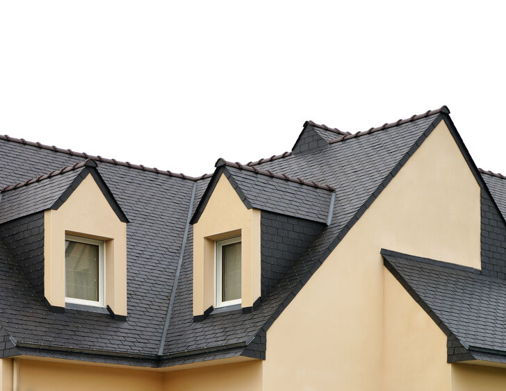 découvrez les avantages des toitures en ardoise et comment optimiser votre investissement grâce à une gestion financière adaptée.