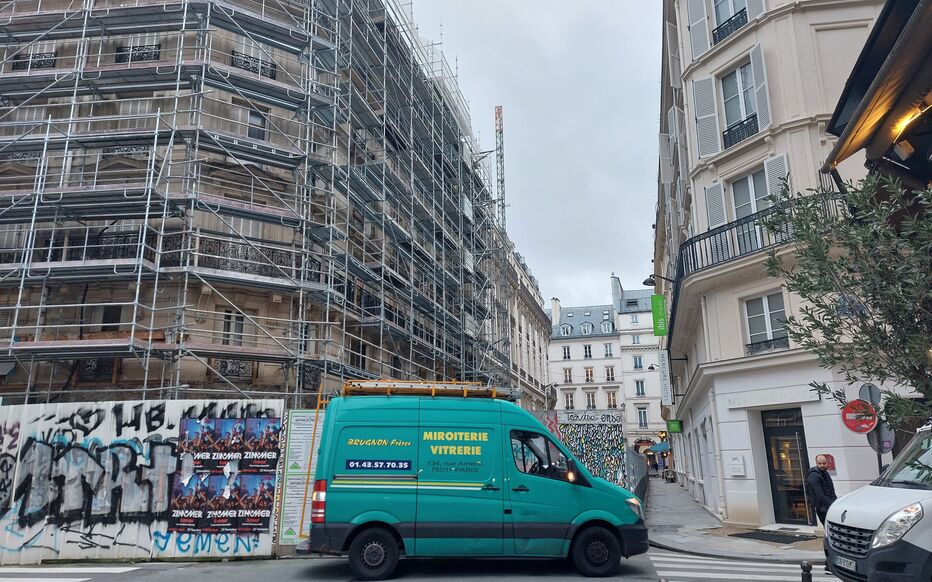 découvrez nos experts en travaux à paris, spécialisés dans la rénovation, construction et réparation pour des projets réussis et de qualité.