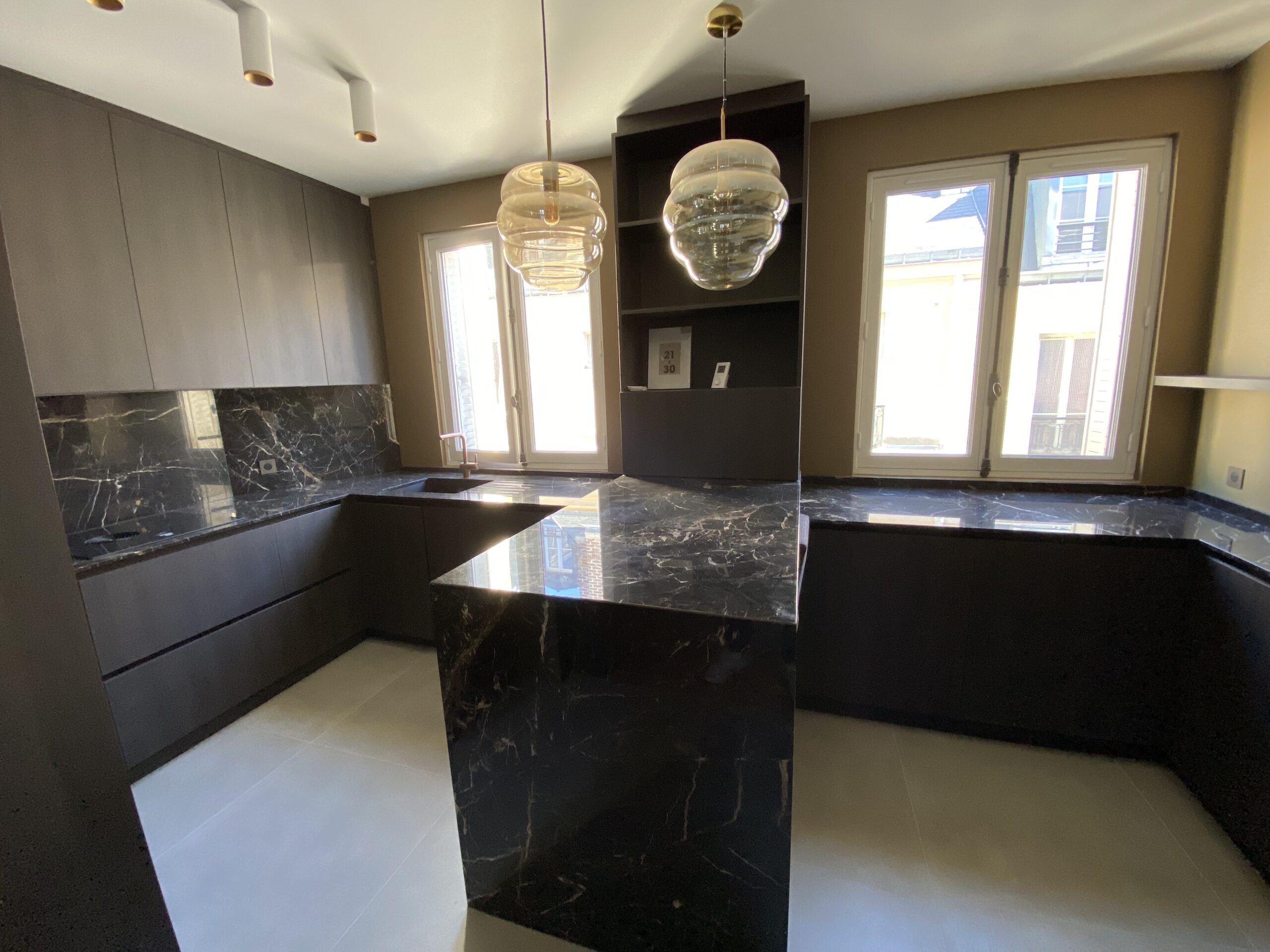 découvrez notre guide complet pour tous vos travaux de rénovation à paris, conseils pratiques, astuces et étapes clés pour réussir vos projets.