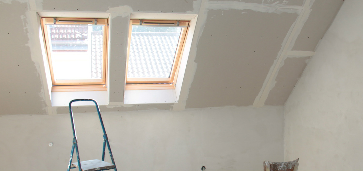 découvrez nos conseils et estimations sur la taille et le prix des fenêtres de toit velux pour bien choisir votre installation.