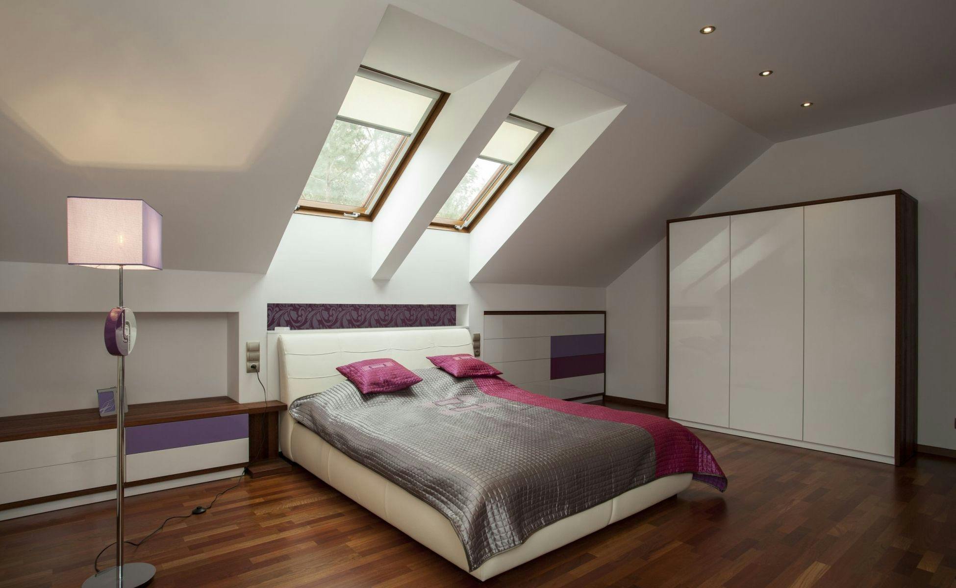 découvrez les différentes tailles de velux et leurs prix pour choisir la fenêtre de toit adaptée à vos besoins et à votre budget.