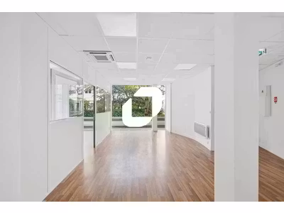 découvrez notre sélection de bureaux à rénover à paris, idéal pour créer des espaces de travail personnalisés au cœur de la capitale.