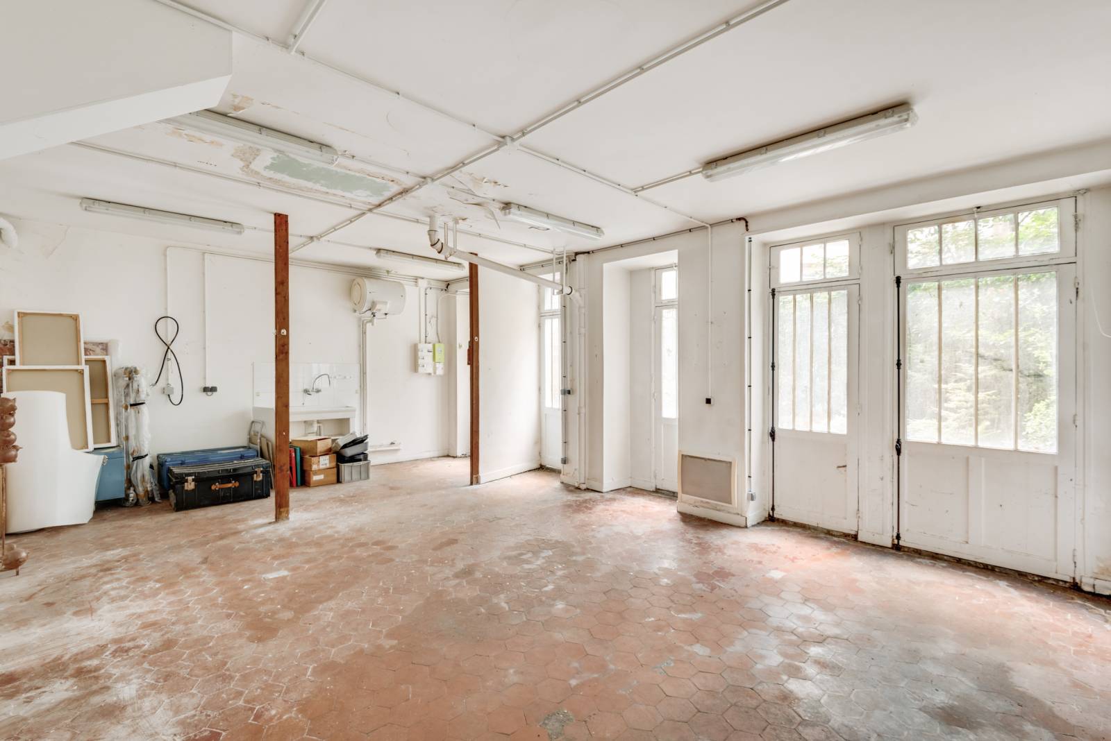 découvrez notre sélection de maisons à rénover à paris. opportunités uniques pour investir et personnaliser votre future habitation au cœur de la capitale.