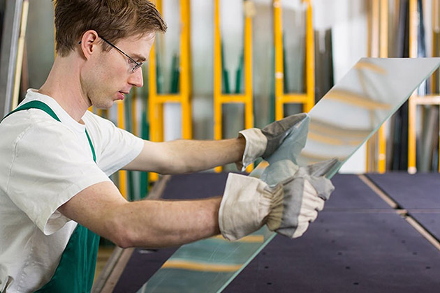 découvrez un vitrier à paris pas cher et fiable pour tous vos besoins en réparation et installation de vitres. service rapide et qualité garantie.