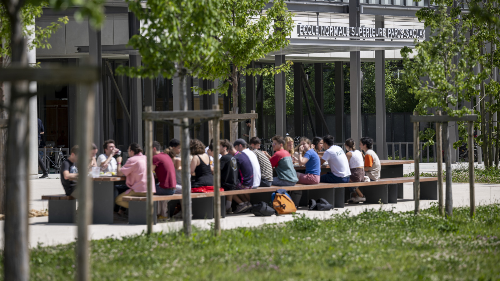 découvrez la vie à saclay 91400 : un cadre agréable alliant nature, innovation et qualité de vie au cœur de l'île-de-france.
