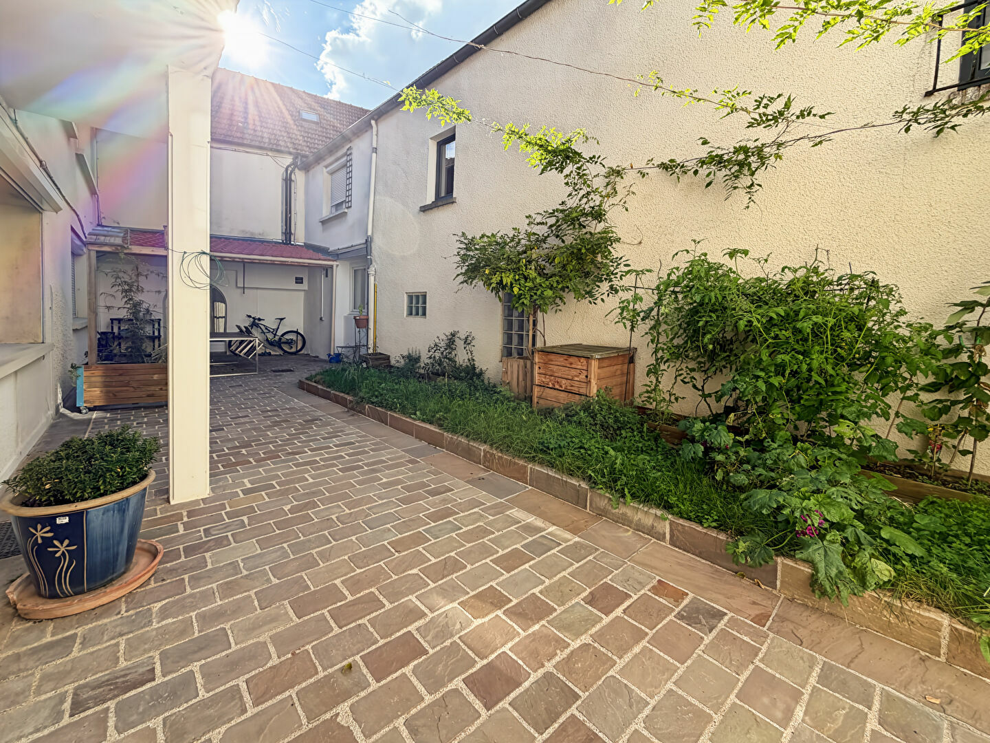 découvrez les avantages de vivre à saclay 91400 : cadre paisible, environnement naturel, connexions faciles avec paris, et qualité de vie optimale dans cette commune dynamique de l'essonne.