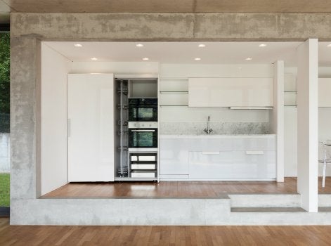 découvrez comment abattre un mur entre la cuisine et le salon pour créer un espace ouvert, lumineux et convivial. guide pratique, conseils de sécurité et étapes à suivre.