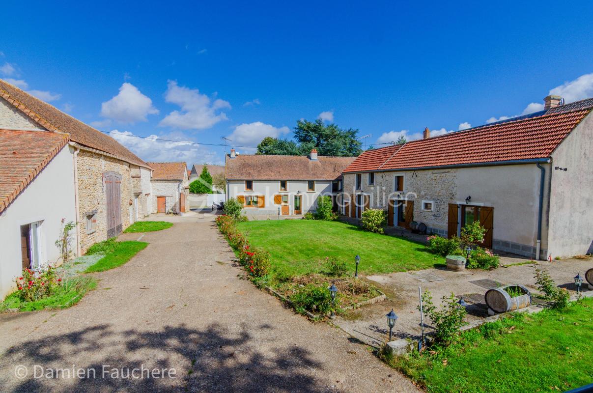 découvrez une ferme à rénover à vendre près du 15e arrondissement de paris, une opportunité unique pour un projet immobilier alliant authenticité et proximité de la capitale.