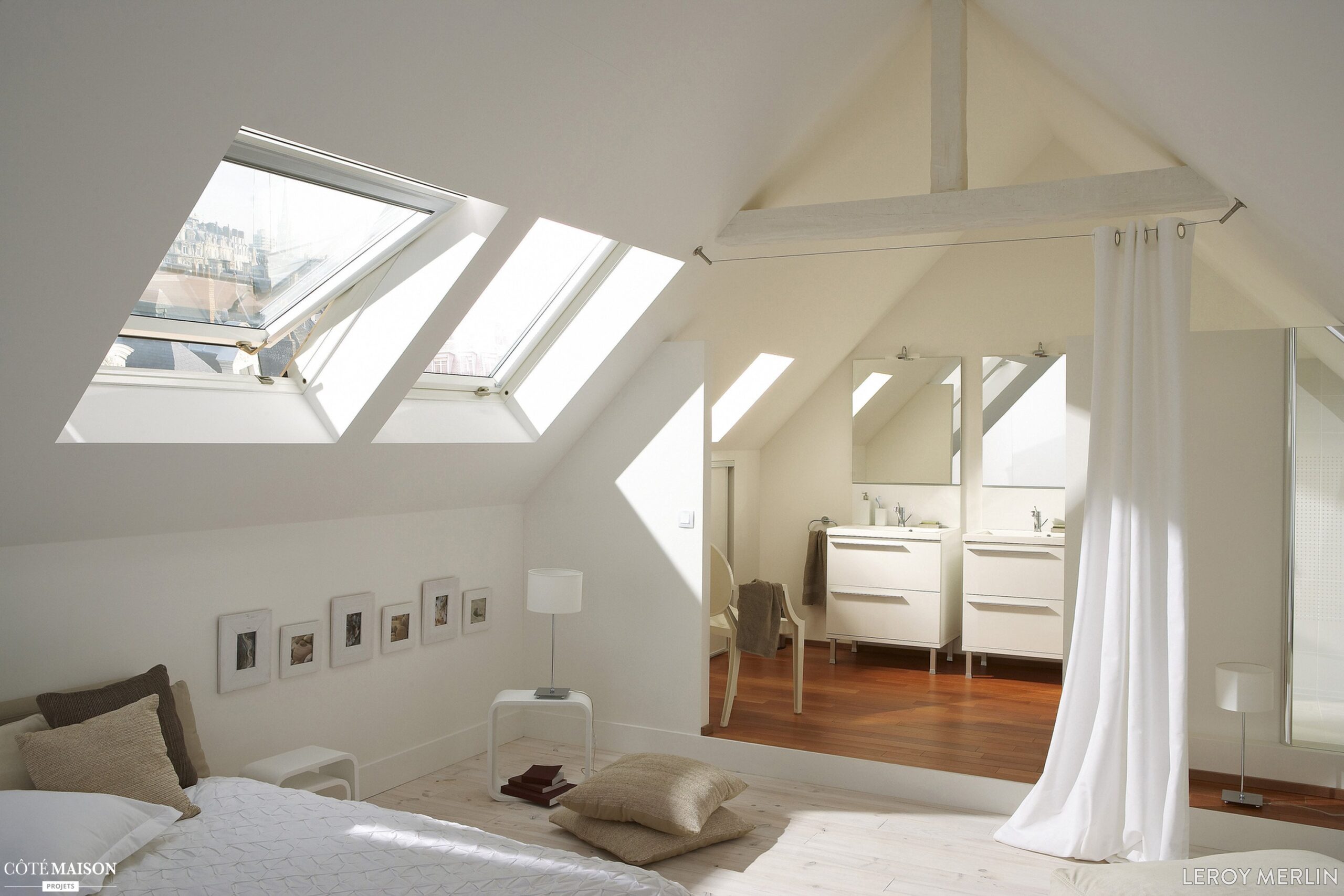 découvrez nos conseils et solutions pour l'aménagement des combles, optimisez votre espace sous toiture et créez une pièce supplémentaire lumineuse et fonctionnelle.