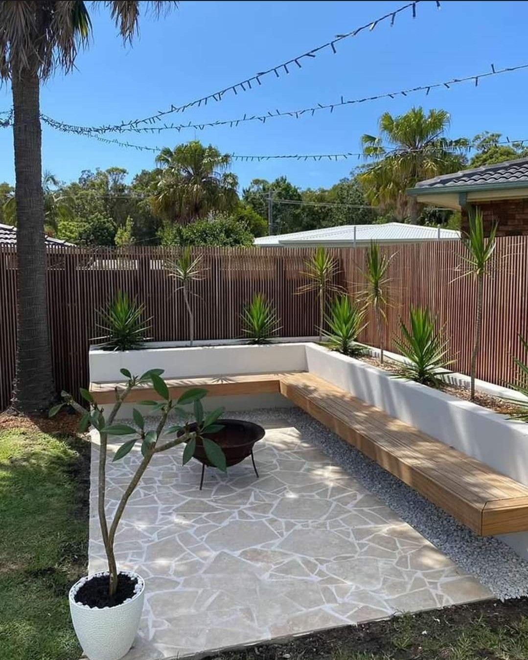 découvrez les tendances et les idées innovantes pour l'aménagement extérieur de votre maison en 2025, alliant design moderne et fonctionnalité pour un jardin unique.