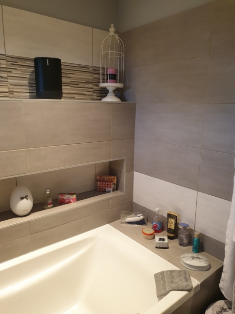 découvrez des idées d'aménagement optimales pour une salle de bain de 8m², alliant fonctionnalité et esthétisme pour un espace confortable et bien organisé.