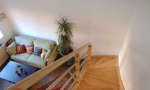 découvrez des conseils et idées pour l'aménagement de votre sous-sol : optimisez l'espace, créez des pièces fonctionnelles et embellissez cette partie souvent sous-utilisée de votre maison.