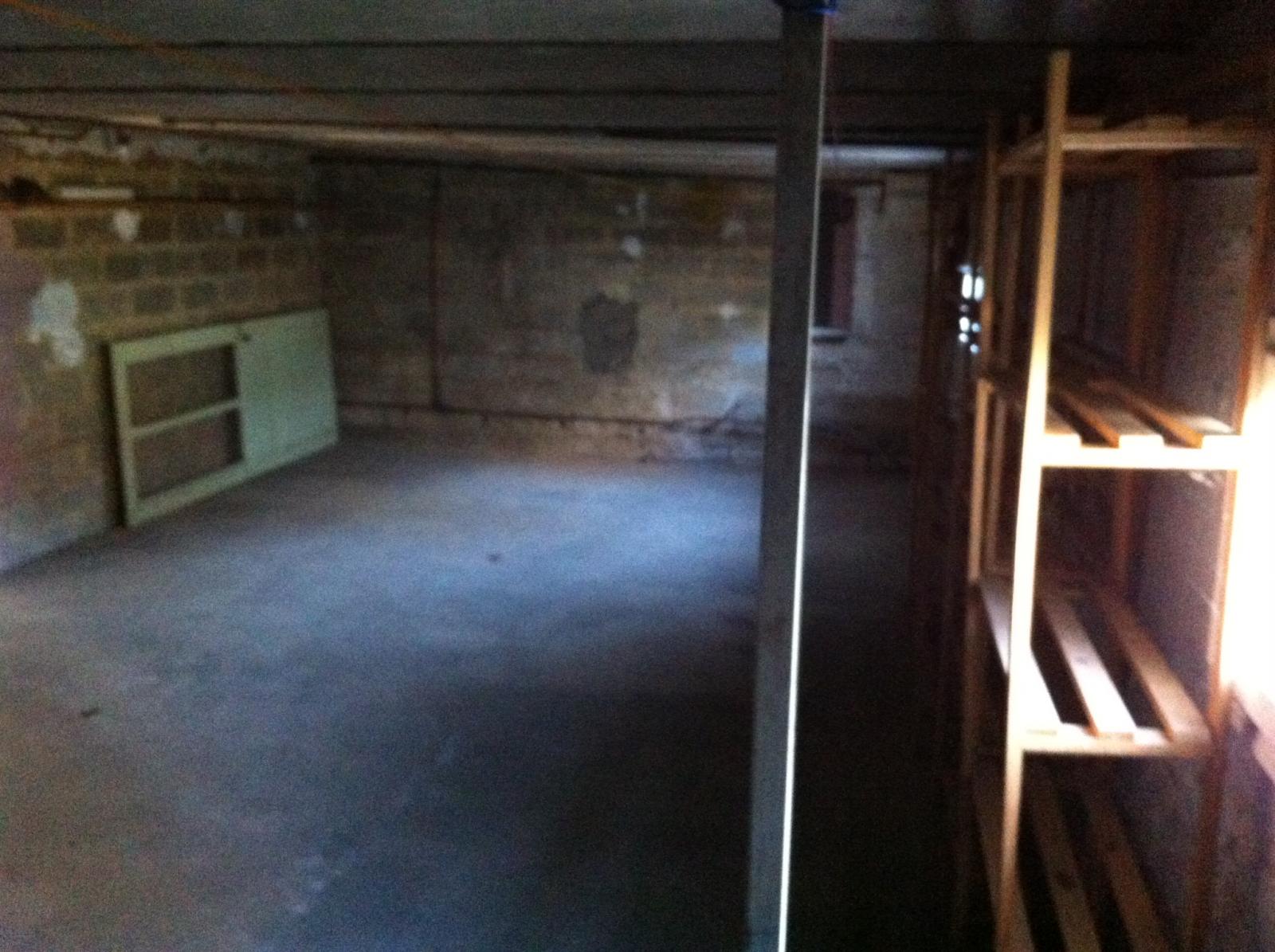 découvrez nos conseils pour aménager votre sous-sol en une pièce à vivre confortable et fonctionnelle, alliant style et praticité.