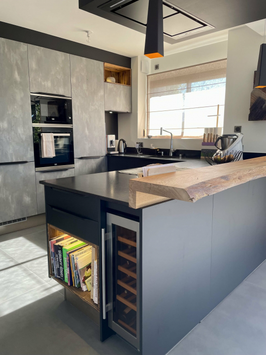 découvrez comment aménager une cuisine en parallèle pour optimiser l'espace et faciliter la circulation. conseils pratiques et idées design pour une cuisine fonctionnelle et esthétique.