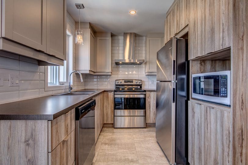 conseils pratiques et idées astucieuses pour aménager une petite cuisine fonctionnelle et esthétique, optimisant chaque centimètre.