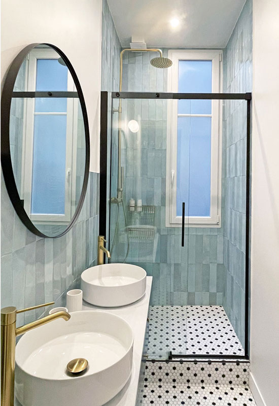 découvrez des astuces pratiques et les dimensions idéales pour aménager une petite salle de bain fonctionnelle et esthétique.