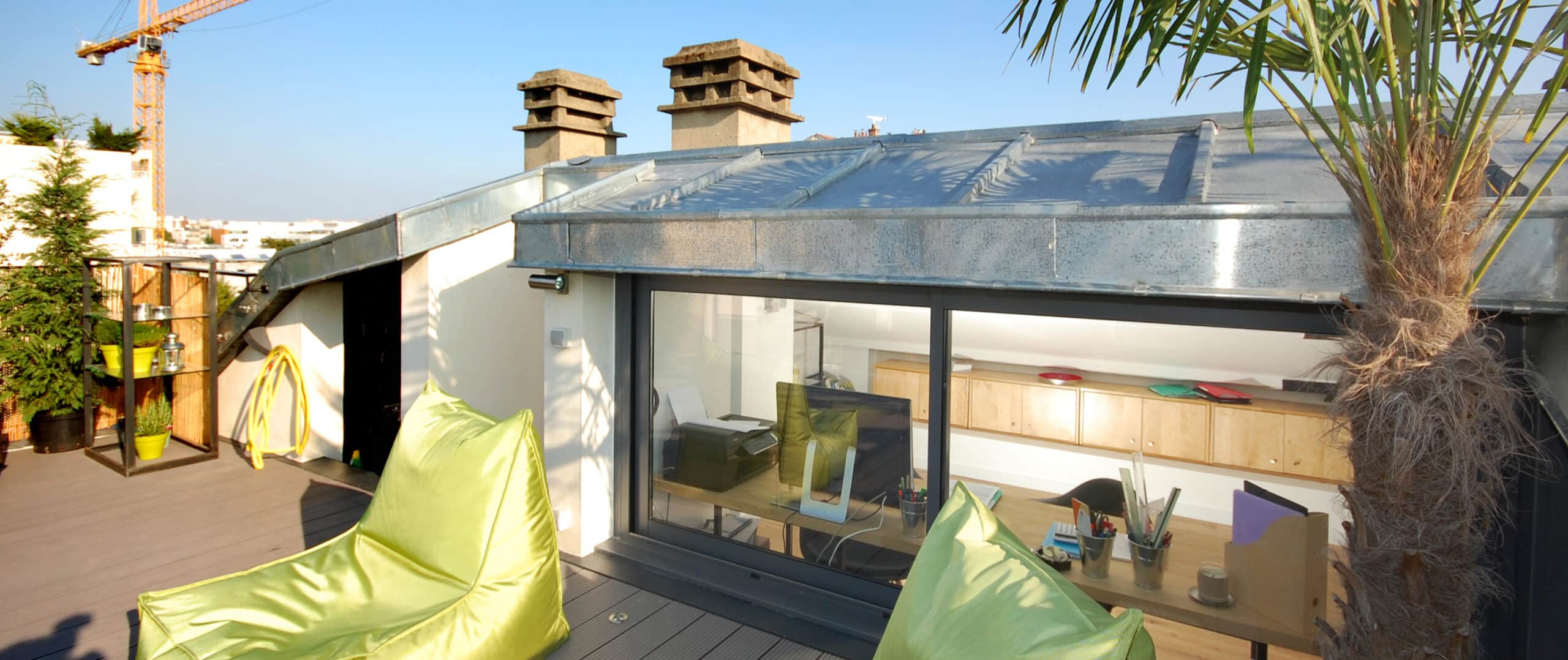 découvrez comment aménager des combles d'exception dans le 15ème arrondissement de paris pour maximiser votre espace avec style et confort.