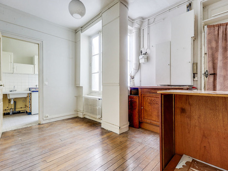 découvrez notre appartement à rénover situé dans le prestigieux 7ème arrondissement de paris. idéal pour un projet de rénovation sur mesure au cœur de la capitale.