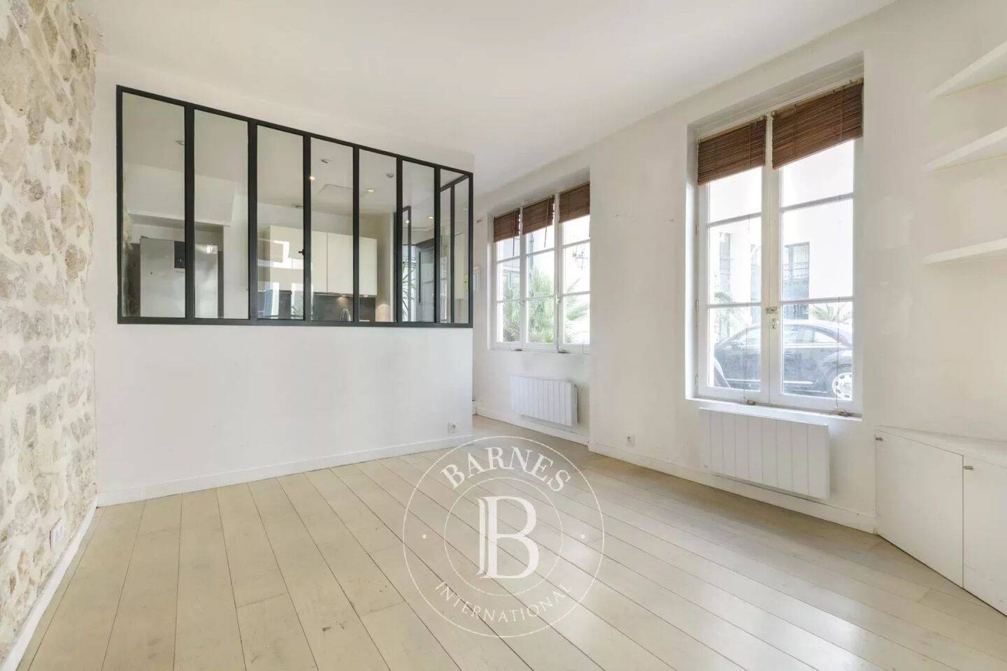 découvrez un appartement à rénover dans le prestigieux quartier paris 07, offrant un potentiel exceptionnel pour créer votre espace de vie idéal au cœur de la capitale.