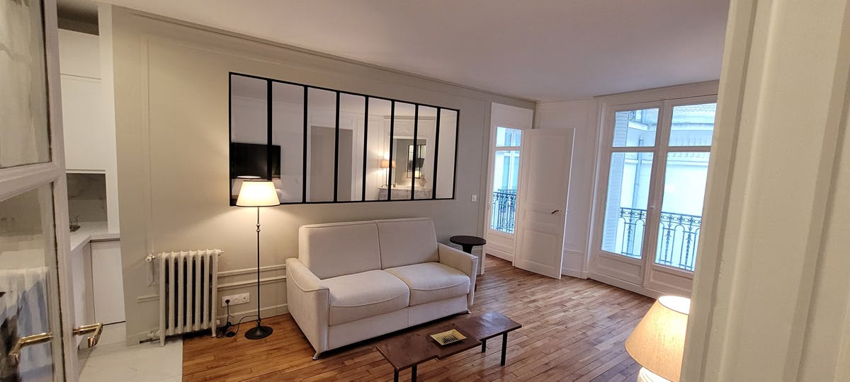 découvrez un appartement à rénover dans le 15ème arrondissement de paris, idéal pour créer votre espace de vie sur mesure au cœur d'un quartier dynamique et agréable.