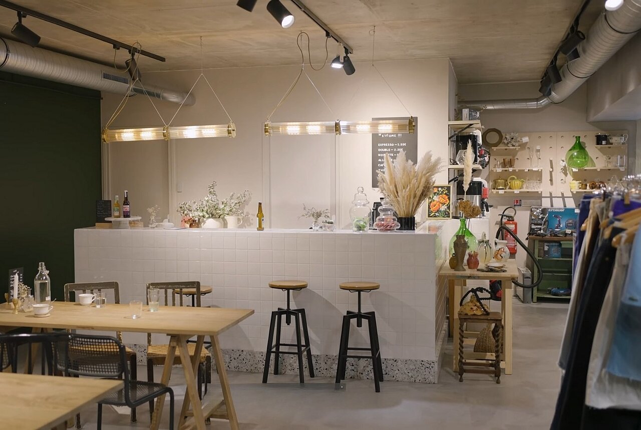 découvrez comment un architecte spécialisé en commerce peut transformer votre boutique pour attirer plus de clients et maximiser vos ventes grâce à un design innovant et fonctionnel.