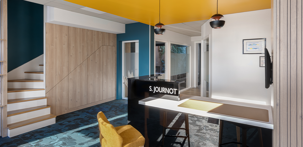 découvrez notre agence d'architectes d'intérieur spécialisée dans la création d'espaces uniques, alliant esthétique et fonctionnalité pour sublimer votre habitat ou votre lieu professionnel.