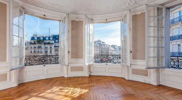 découvrez un architecte d’intérieur dplg à paris, expert en conception d'espaces élégants et fonctionnels pour tous vos projets de rénovation et décoration.