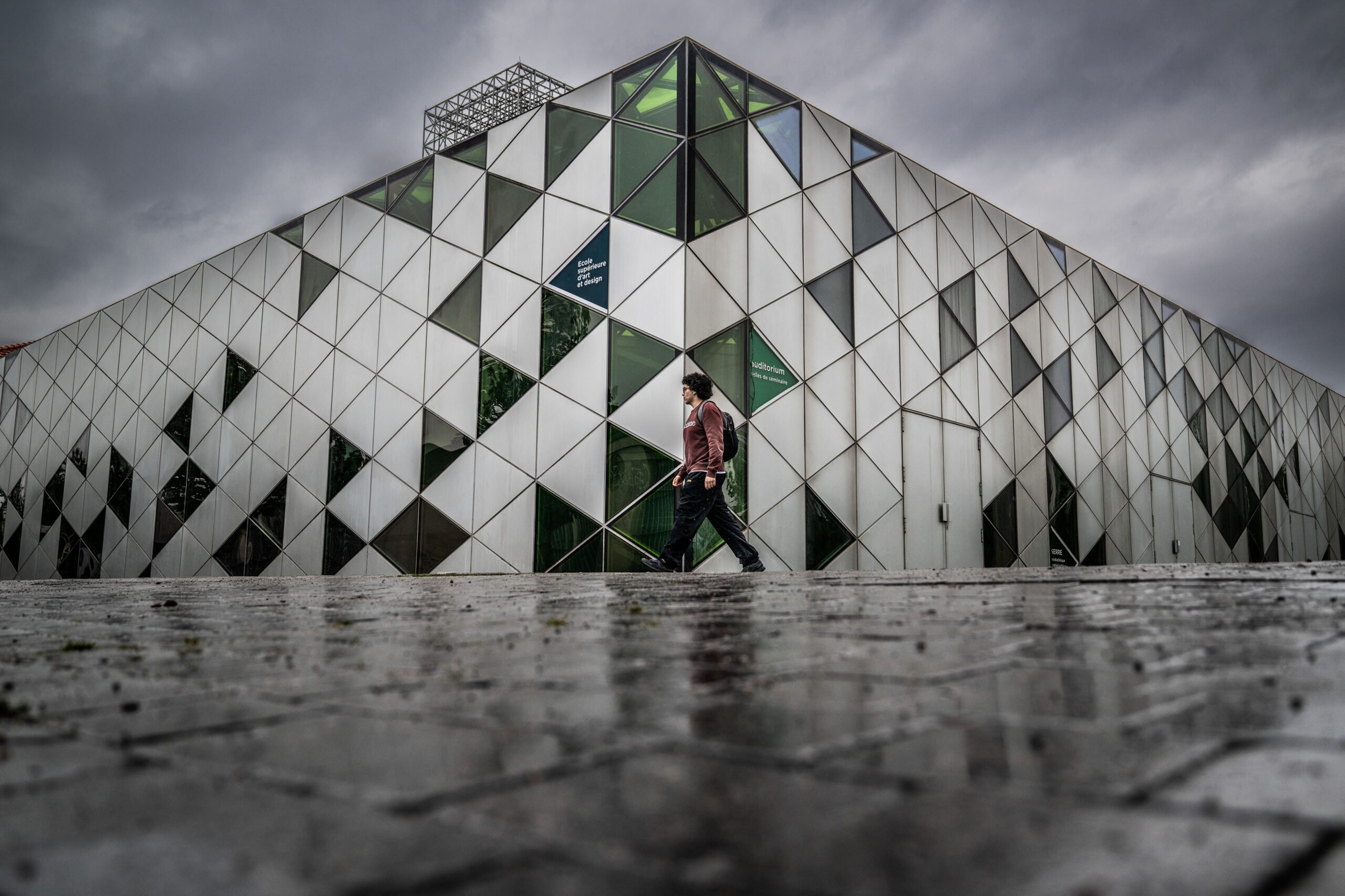 trouvez un architecte expert à saint-étienne pour réaliser vos projets de construction et de rénovation avec créativité et professionnalisme.