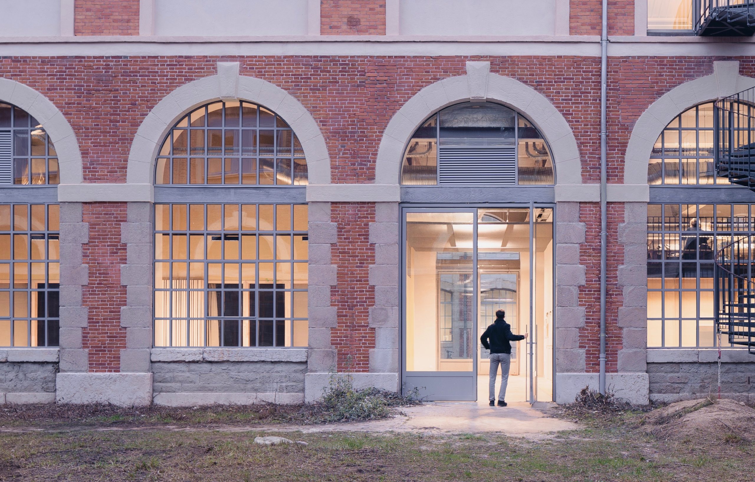 découvrez un architecte expert à saint-étienne, spécialisé en conception innovante et projets sur mesure pour tous vos besoins en construction et rénovation.