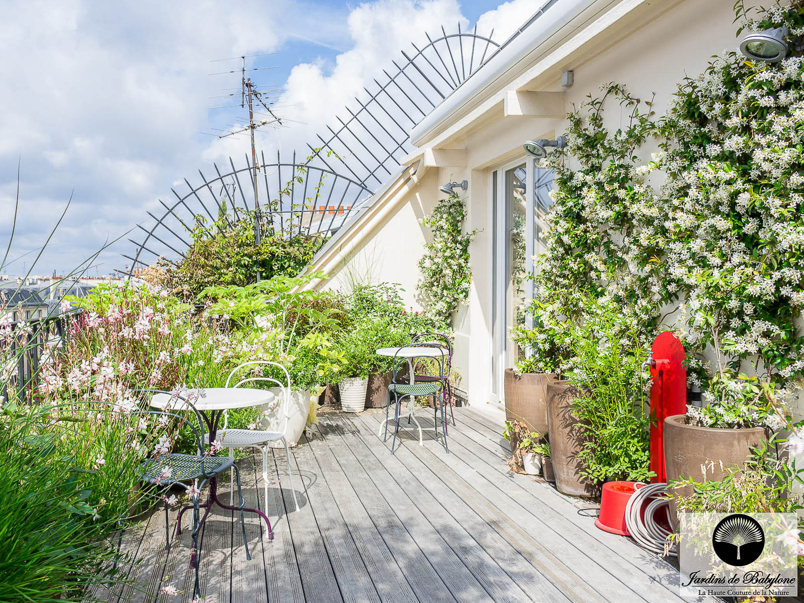 architecte terrasse à paris spécialisé dans la création d’espaces extérieurs sur-mesure, alliant design, fonctionnalité et harmonie pour sublimer votre habitat.