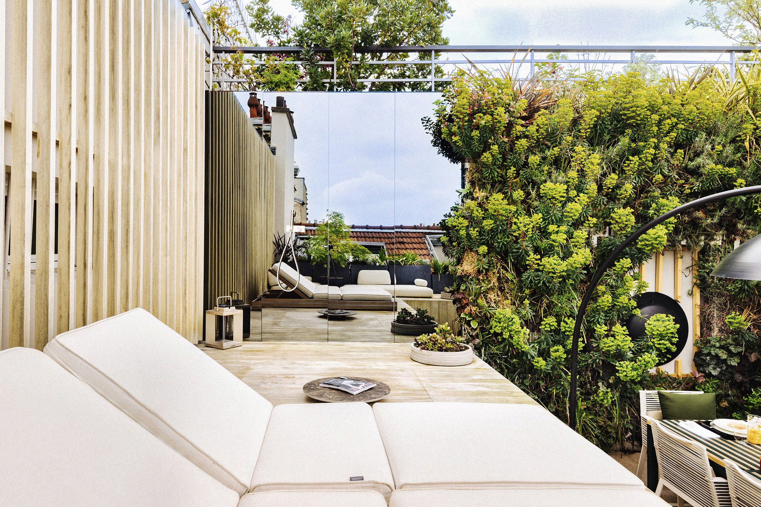 architecte terrasse paris : expert en création d'espaces extérieurs sur-mesure pour transformer vos terrasses en véritables havres de paix urbains.