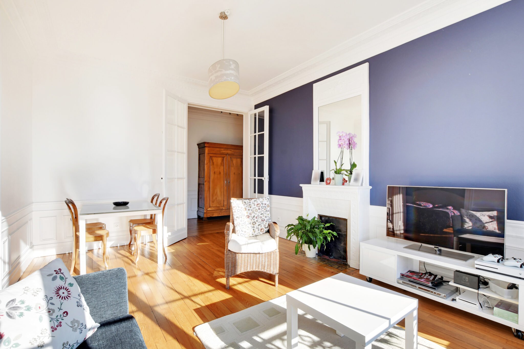 découvrez un artisan peintre expert à courbevoie, spécialisé dans la peinture intérieure et extérieure pour embellir votre habitation avec qualité et savoir-faire.