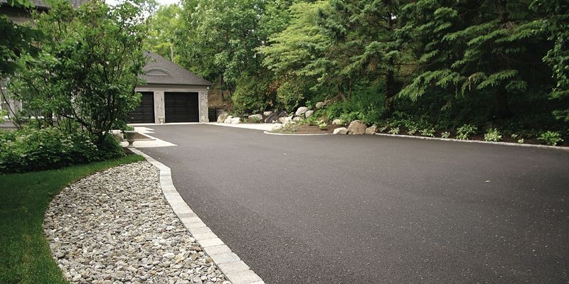 découvrez nos solutions de béton pour l'entrée de votre maison : durabilité, esthétique et résistance pour un accueil réussi.
