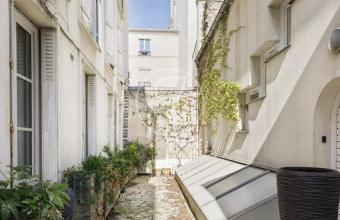 découvrez un bien à rénover idéalement situé près de paris, offrant un fort potentiel pour créer la maison de vos rêves à proximité de la capitale.