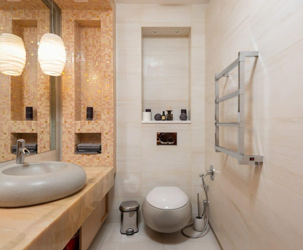 découvrez comment aménager votre salle de bain selon votre budget avec des astuces économiques et des conseils pour optimiser vos dépenses.