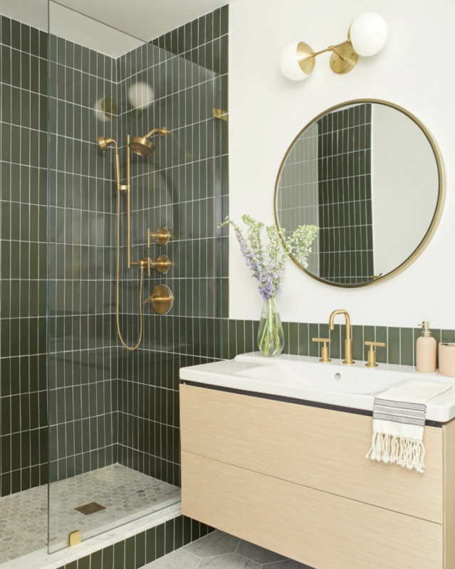 découvrez comment choisir le meilleur artisan pour la rénovation ou la création de votre salle de bains, avec des conseils pratiques pour garantir qualité et satisfaction.