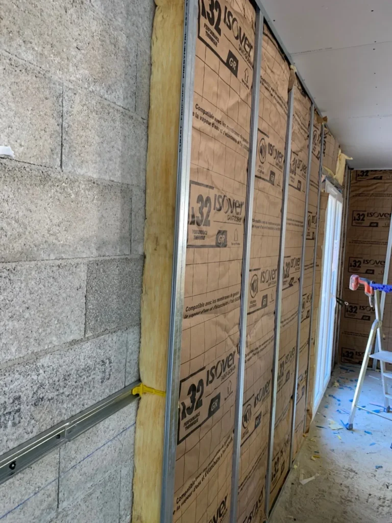 découvrez nos cloisons placo thermiques pour une isolation optimale de vos espaces. améliorez le confort thermique de votre intérieur tout en réduisant vos consommations d'énergie.