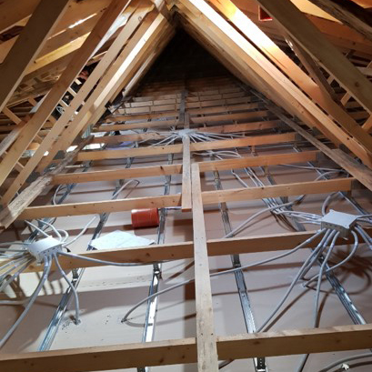 comble électricien : expert en installation, rénovation et dépannage électrique dans vos combles. qualité, sécurité et efficacité garanties pour tous vos travaux électriques.