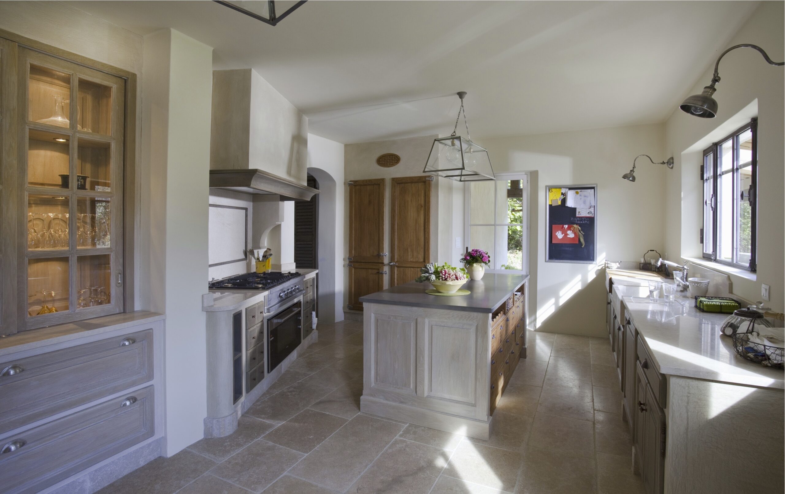 découvrez des conseils d'architecte pour créer un intérieur unique, alliant esthétique et fonctionnalité, adapté à votre style de vie.